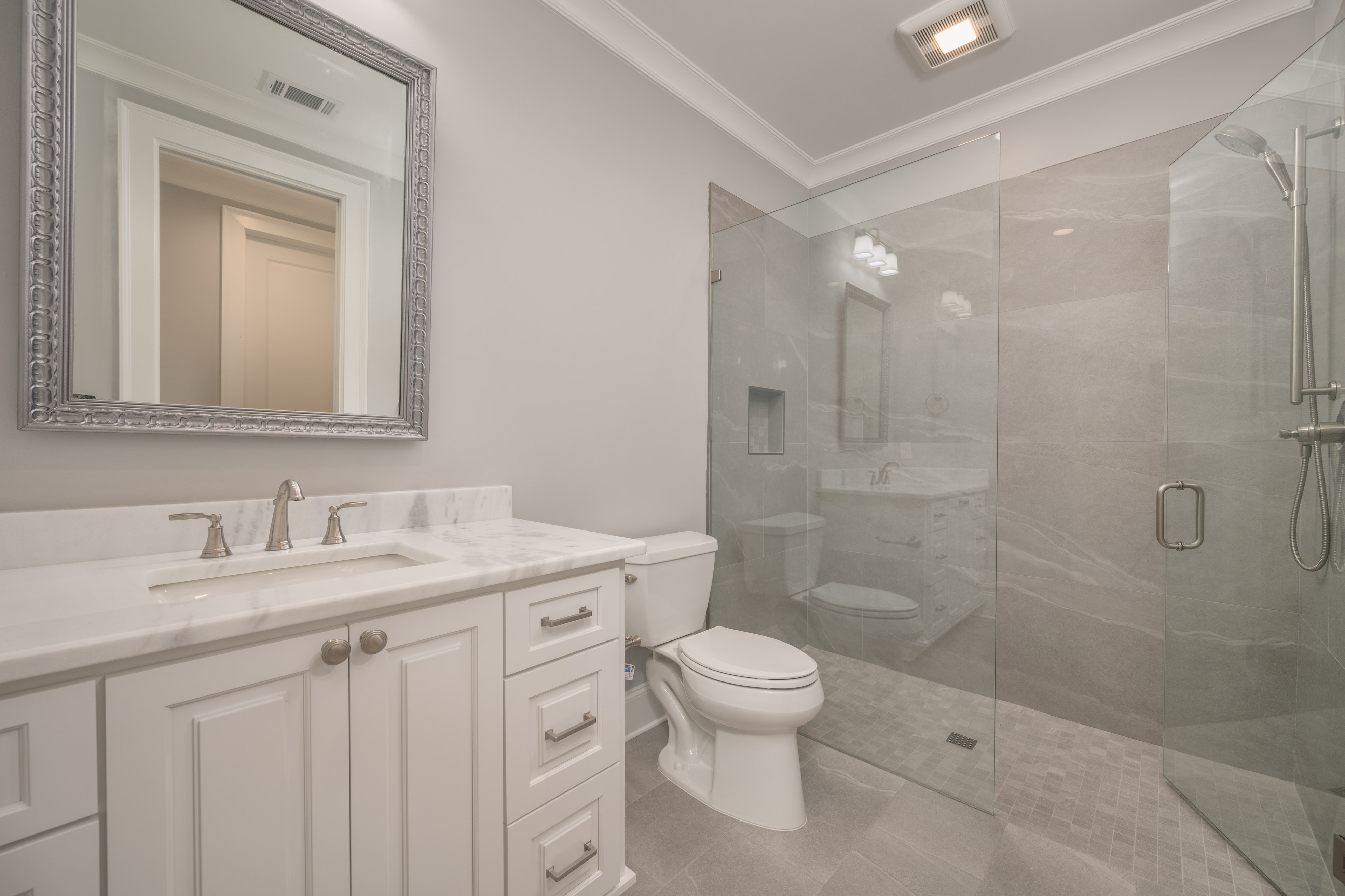 1100 Fox Bend image 43